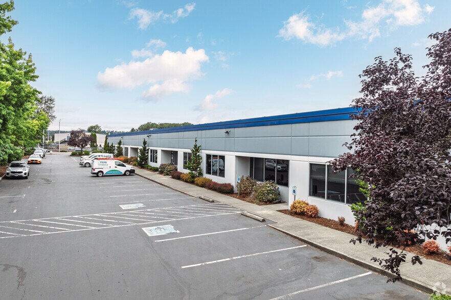 More Photos Of 8316-8330 S 259th St, Kent Unknown For Lease