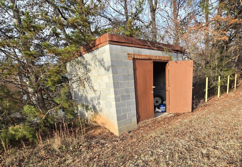 More Photos Of 900 W Academy St, Cherryville Manufacturing For Sale