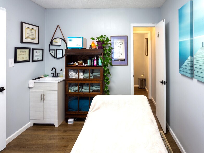 More Photos Of 5 Doctors Park, Asheville Medical For Lease