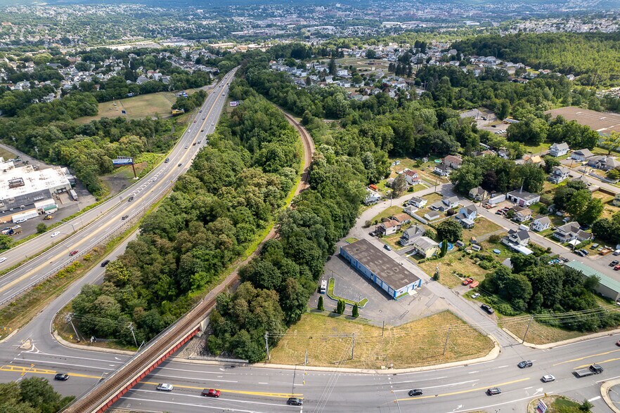 More Photos Of 1100 Fulton St, Scranton Service For Sale