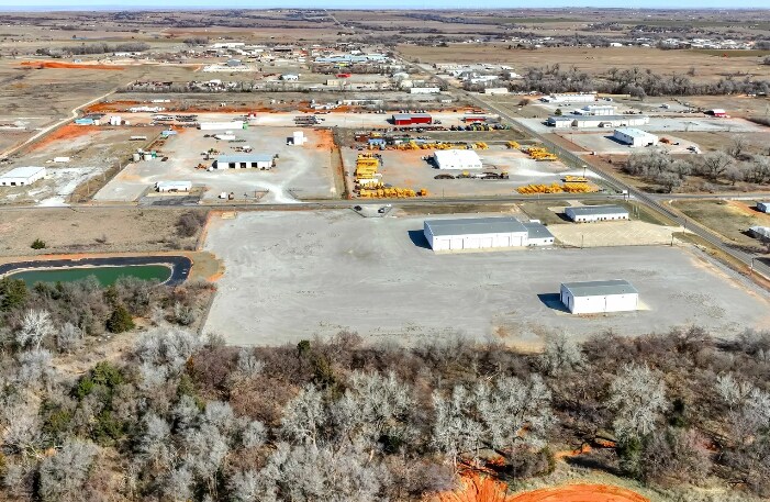 More Photos Of 2003 S Merritt Rd, Elk City Warehouse For Lease