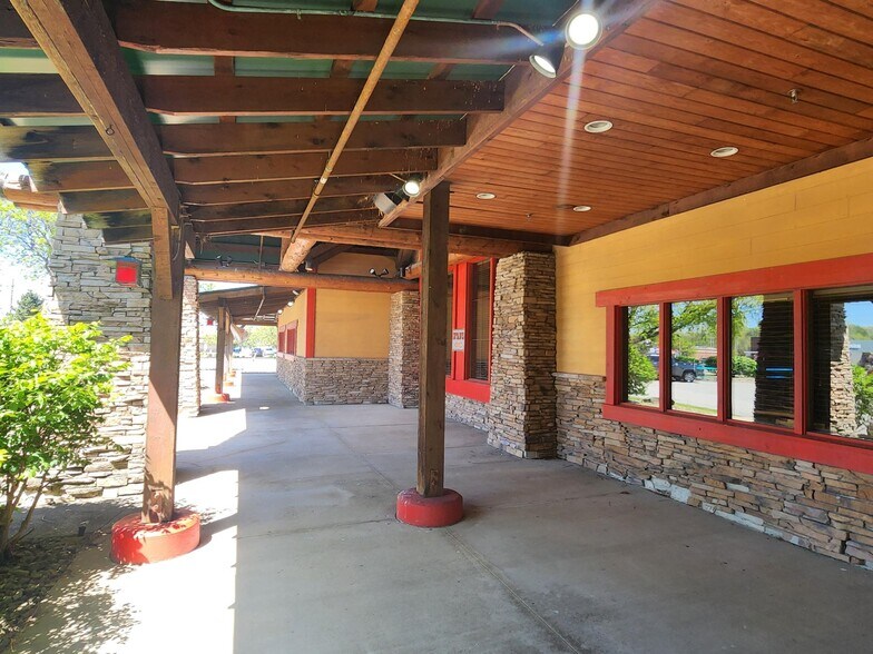More Photos Of 7725 Reynolds Rd, Mentor Restaurant For Lease