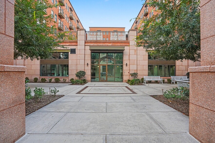 More Photos Of 630 Indian St, Savannah Apartments For Lease