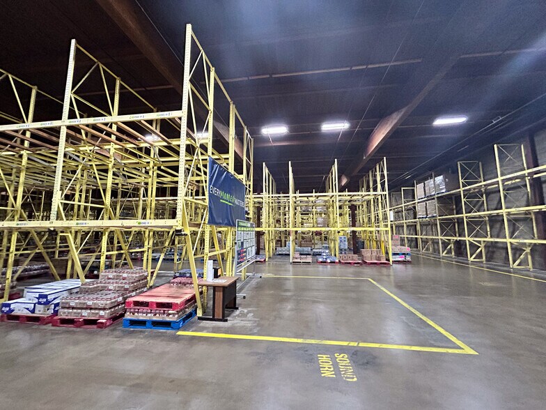 More Photos Of 707 Airport Rd, Bismarck Distribution For Sale