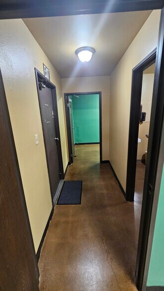 More Photos Of 1115 S Taylor Ave, Montebello Truck Terminal For Lease