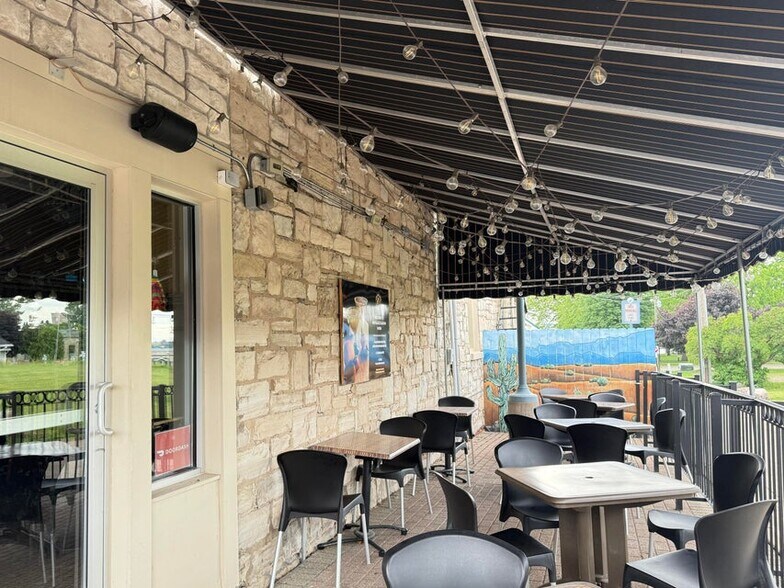 More Photos Of 200 W Portage Ave, Sault Sainte Marie General Retail For Sale