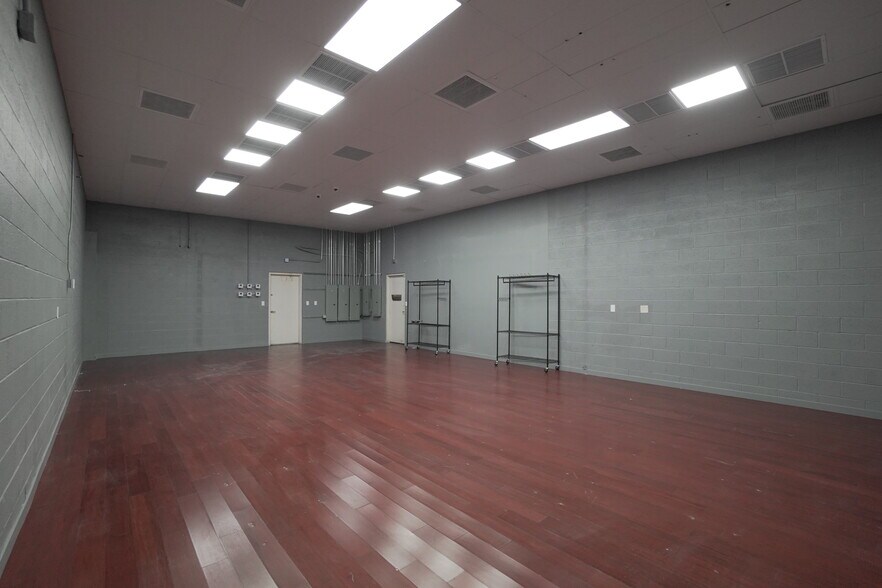 More Photos Of 3375 Aldebaran Ave, Las Vegas Warehouse For Sale