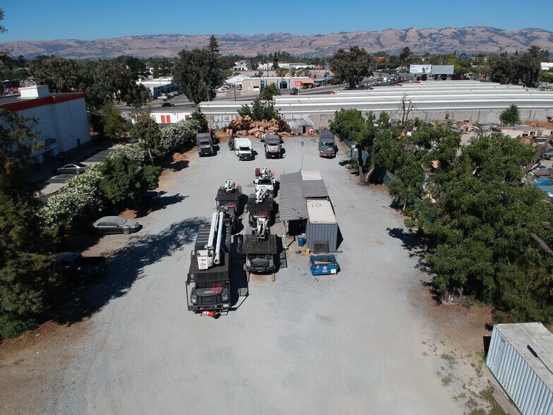 More Photos Of 85 Old Tully Rd, San Jose Service For Lease