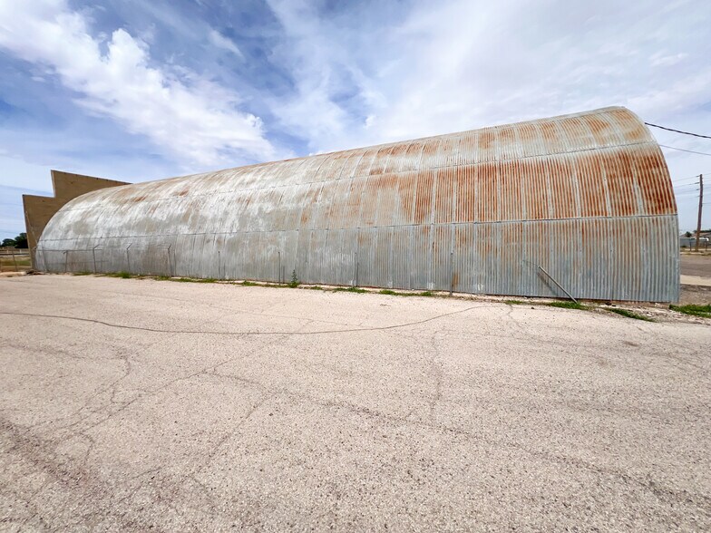 More Photos Of 1001-1009 W Industrial Ave, Midland Warehouse For Sale