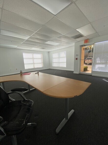 More Photos Of 11379-11399 NW 122nd St, Medley Warehouse For Sale
