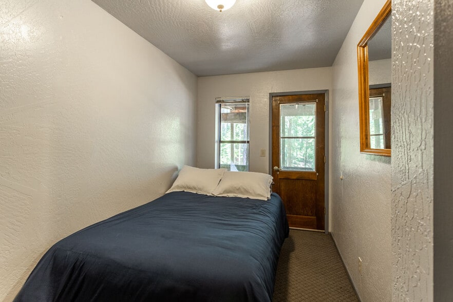 More Photos Of 500 Dodge Ridge Rd, Pinecrest Hotel For Sale