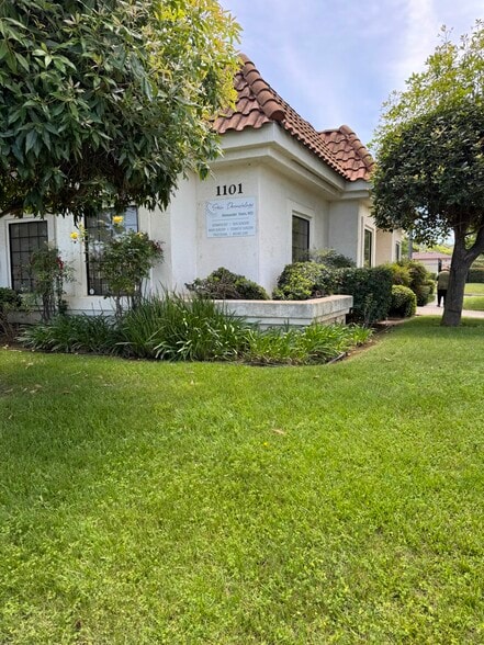 More Photos Of 1101 E Pennsylvania Ave, Escondido Medical For Sale