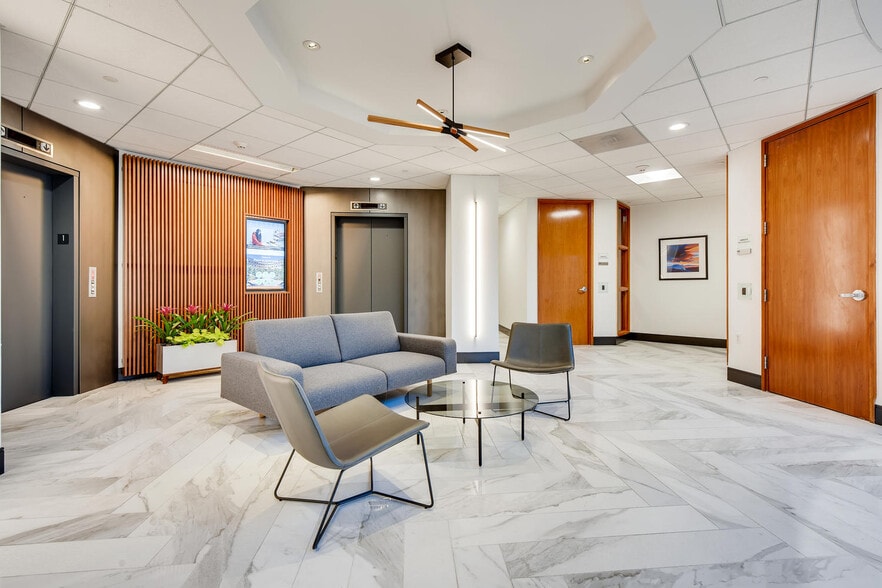 Primary Photo Of 385 Inverness Pky, Englewood Unknown For Lease