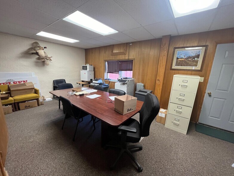 More Photos Of 407 N Main St, Valentine Loft Creative Space For Sale