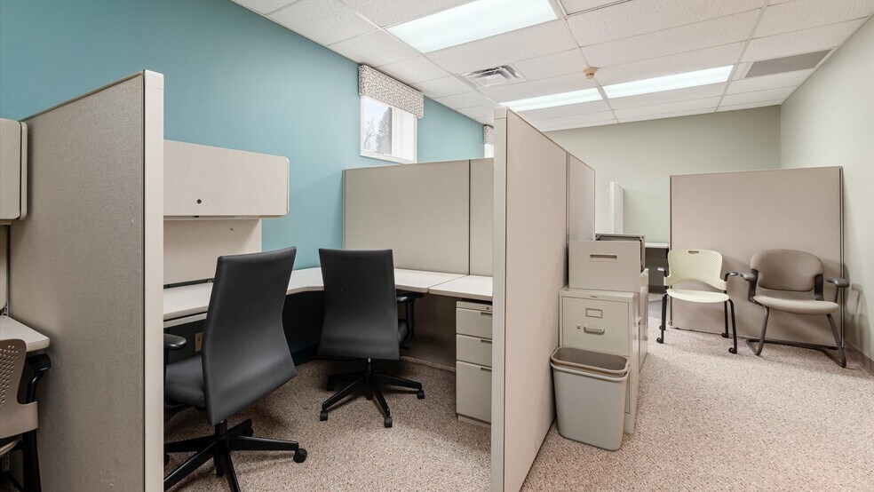 More Photos Of 172 S Friendship Dr, New Concord Medical For Sale