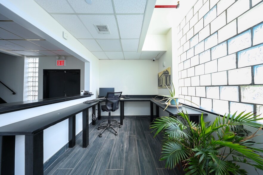 More Photos Of 2940 Richmond Ter, Staten Island Loft Creative Space For Sale