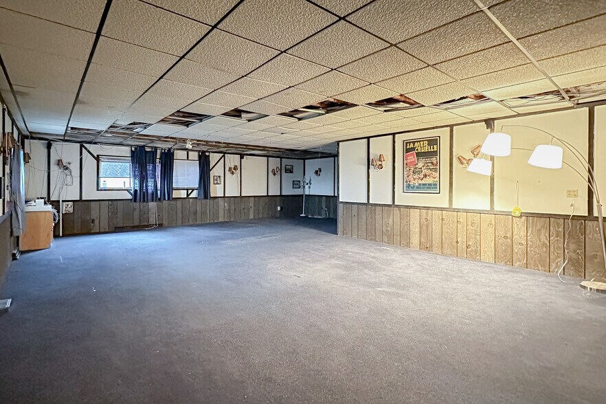 More Photos Of W6315 US Highway 18, Jefferson Restaurant For Sale