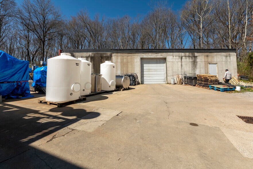 More Photos Of 14391 IL-37, Whittington Winery Vineyard For Sale