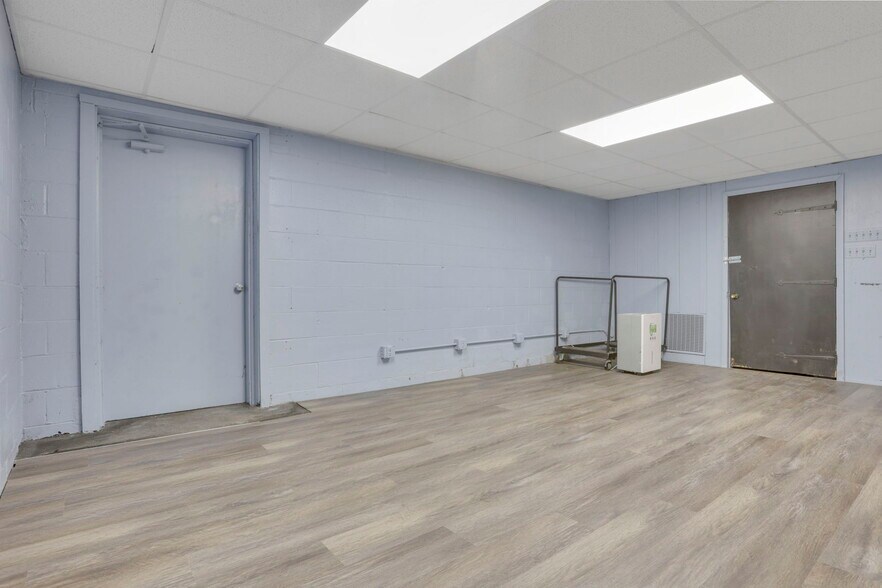 More Photos Of 609 Mill St, New Lexington Restaurant For Sale