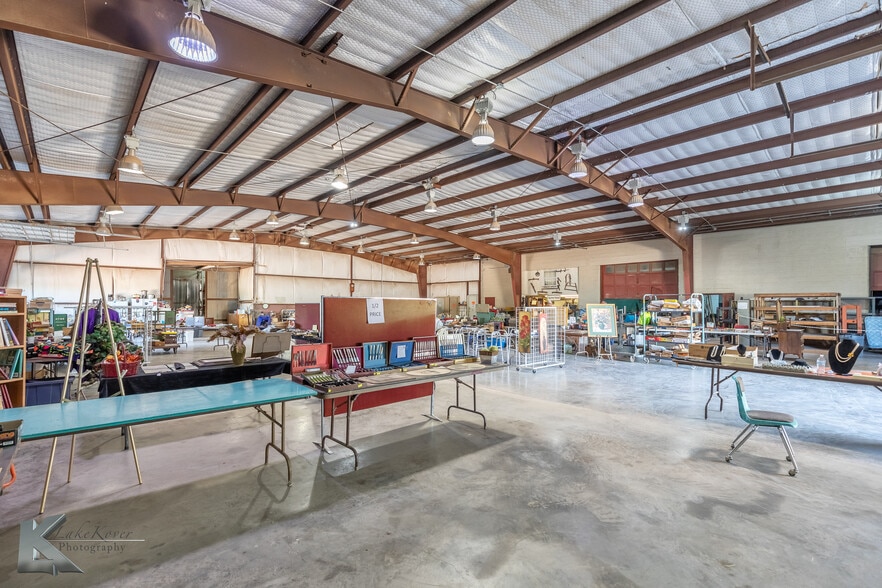 More Photos Of 1901 Cottonwood St, Abilene Industrial For Sale