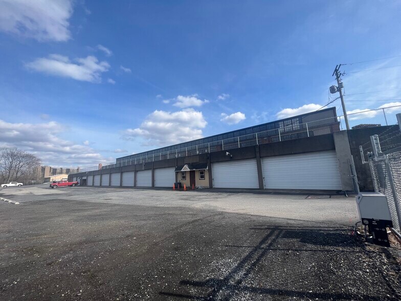 Primary Photo Of 425 N 1st St, Hershey Industrial For Lease