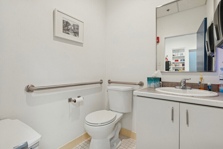 More Photos Of 215 Church St, Philadelphia Office Residential For Sale