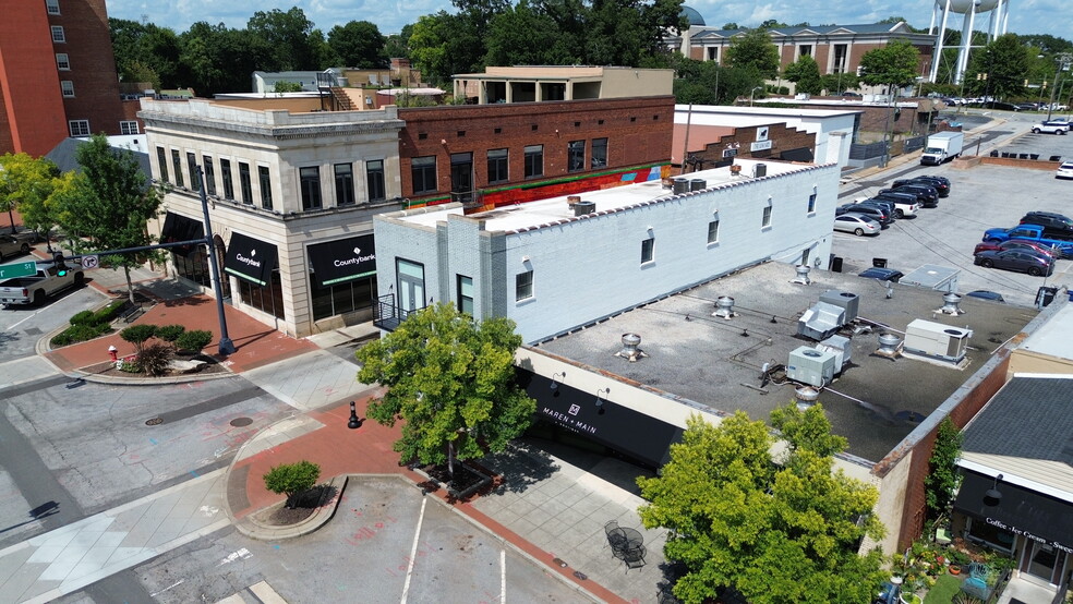 More Photos Of 210-216 N Main St, Anderson Storefront Retail Office For Sale