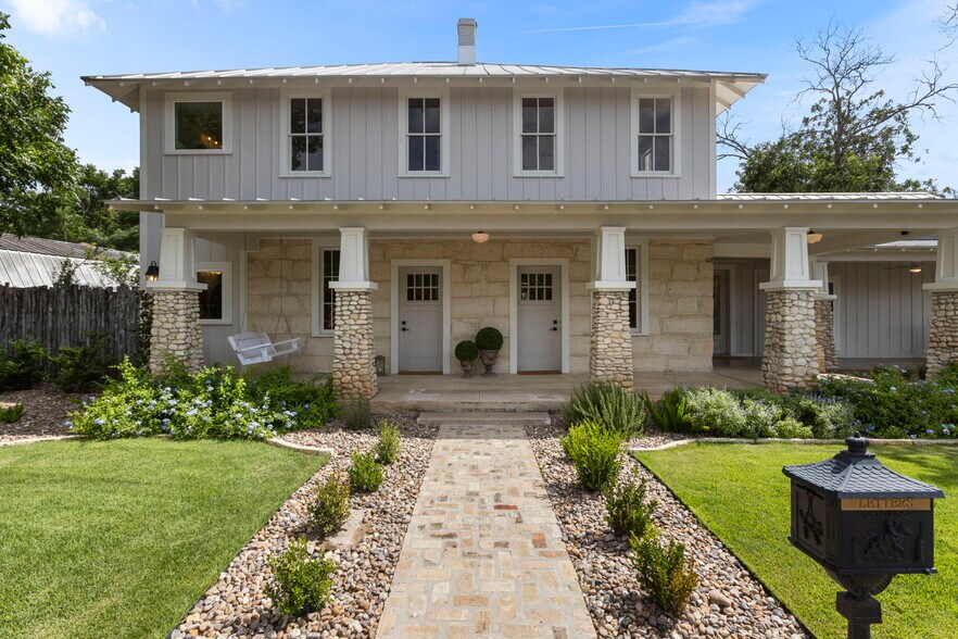 More Photos Of 824 High St, Comfort Winery Vineyard For Sale