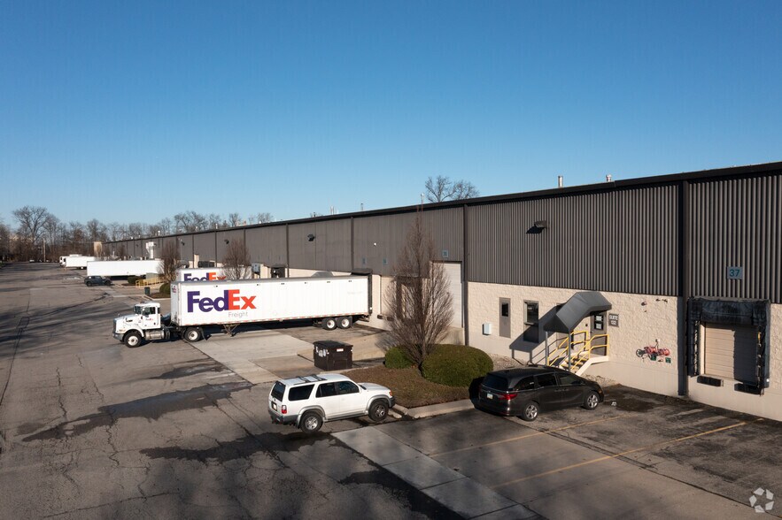 More Photos Of 4750 Lake Forest Dr, Blue Ash Warehouse For Lease