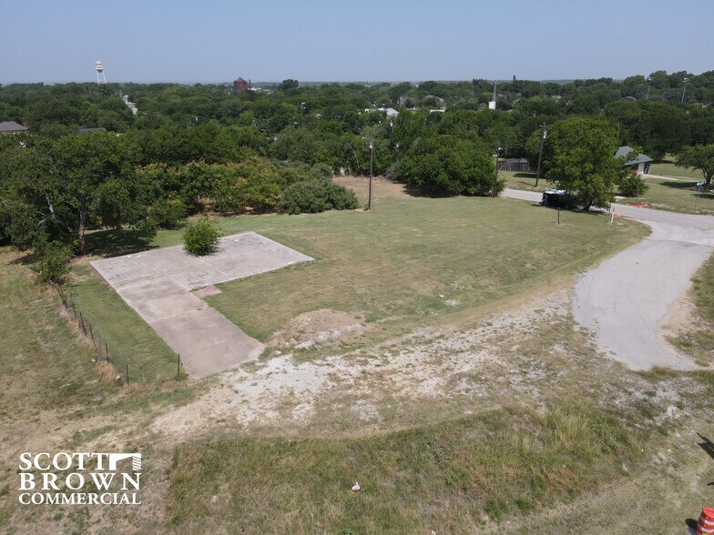 More Photos Of 303 Virginia, Celina Land For Lease