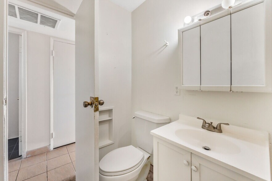 More Photos Of 5104 Pebble Beach Blvd, Las Vegas Apartments For Sale