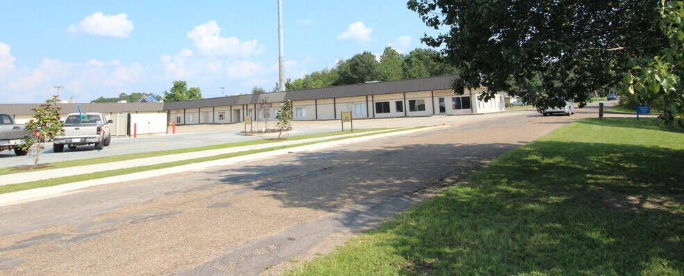 More Photos Of 6026-6030 Hwy 98, Hattiesburg Storefront For Lease