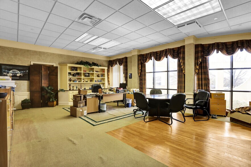 More Photos Of 7375 Adrianne Pl, Bartlett Light Distribution For Sale