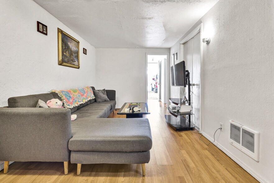 More Photos Of 16 N Main St, Payette Storefront Retail Residential For Sale