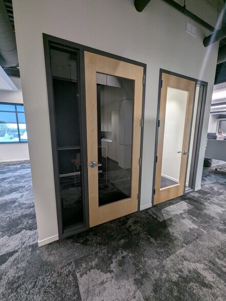 More Photos Of 3900 McCarty Ln, Lafayette Office For Sale