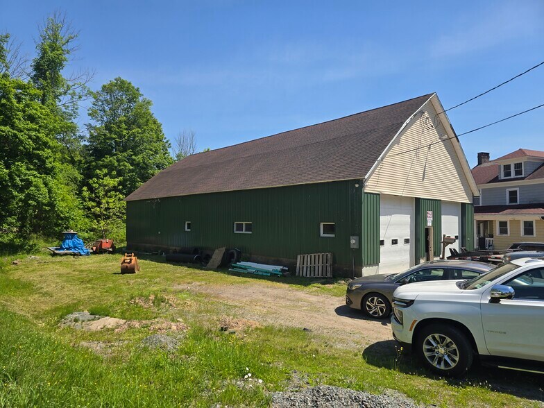 Primary Photo Of 209 Sprague Ave, Liberty Auto Repair For Sale