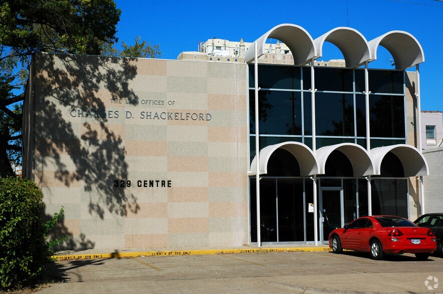 More Photos Of 329 Centre St, Dallas Office For Lease