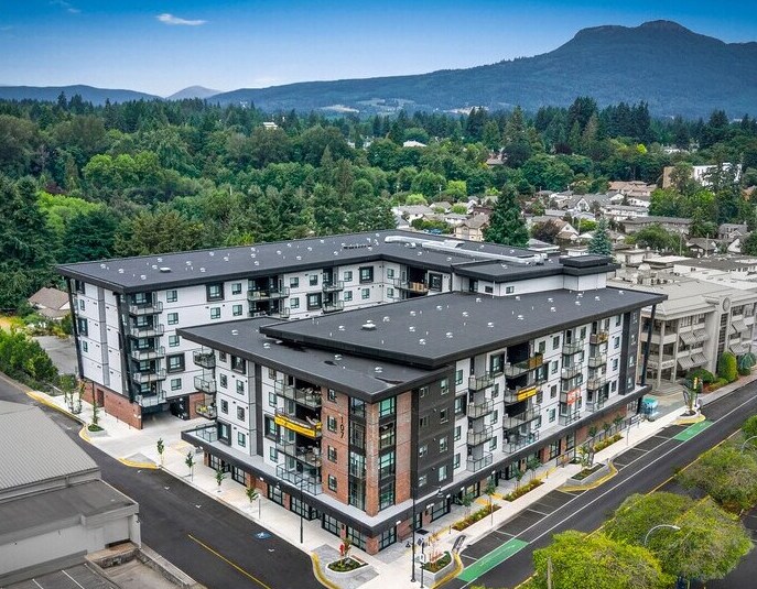 Primary Photo Of 107 Evans St, Duncan Apartments For Sale