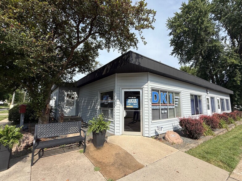 Primary Photo Of 609 E Madison Ave, Des Moines Office For Lease