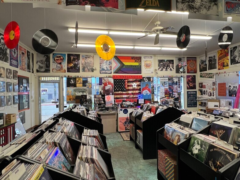 More Photos Of 527 Ramona Ave, Monterey Freestanding For Sale