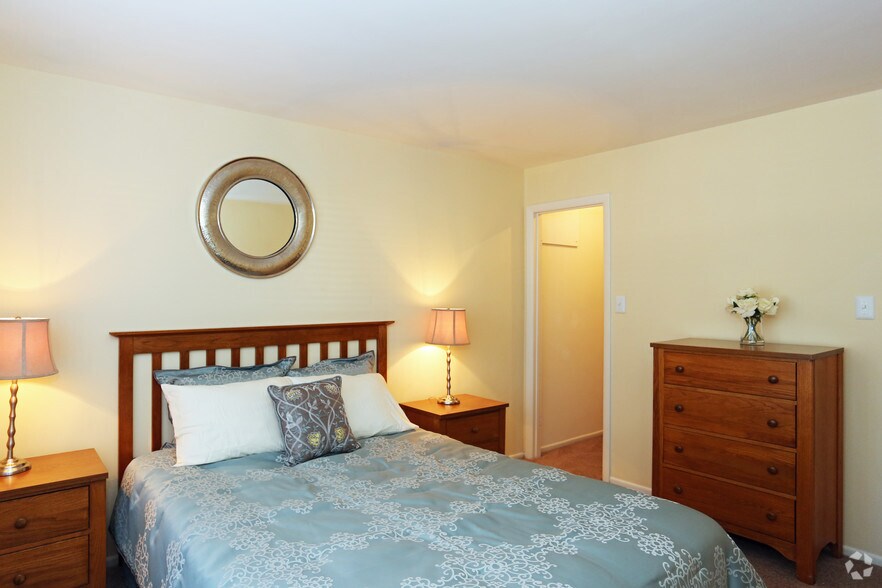 More Photos Of 3001 Reflections Way, Virginia Beach Apartments For Sale