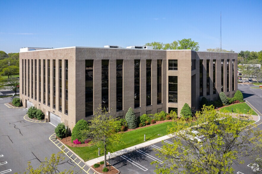 More Photos Of 1 Kalisa Way, Paramus Office For Lease