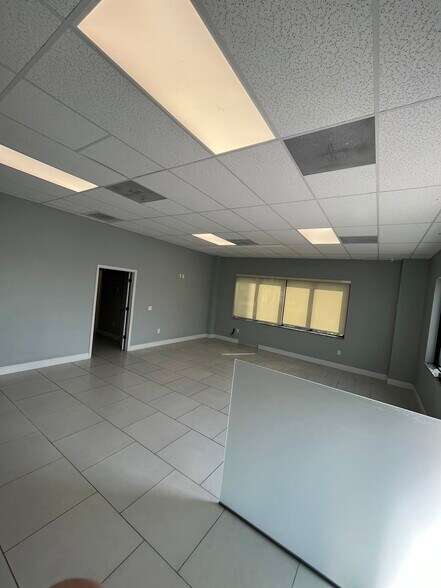 More Photos Of 4201 W Dr. Martin Luther King Jr. Blvd, Tampa Storefront Retail Office For Lease