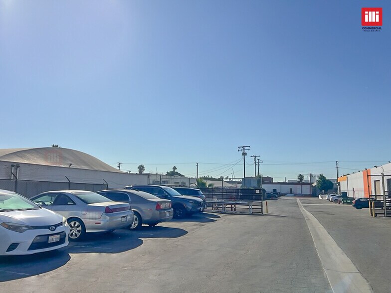 More Photos Of 333 W Alondra Blvd, Gardena Manufacturing For Lease