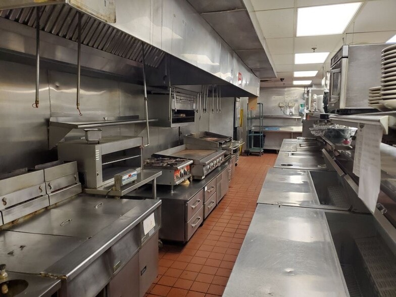 More Photos Of 2160 W Landis Ave, Vineland Restaurant For Lease