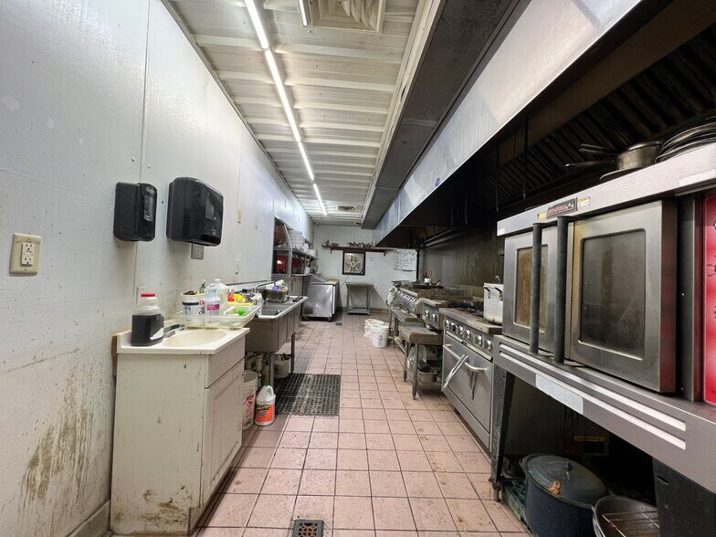 More Photos Of 15371 Highway 13 S, Hurricane Mills General Retail For Sale