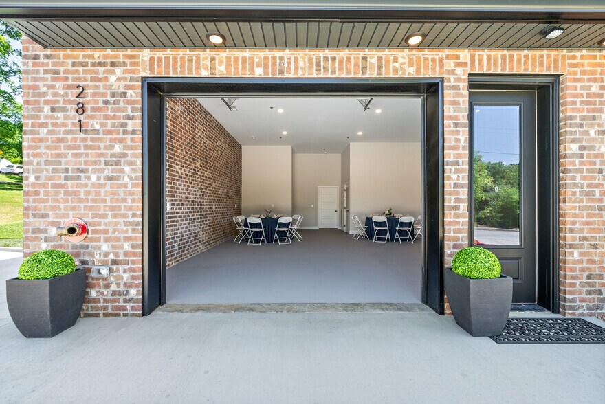 More Photos Of 281 Liberty Pky, Clarksville General Retail For Lease