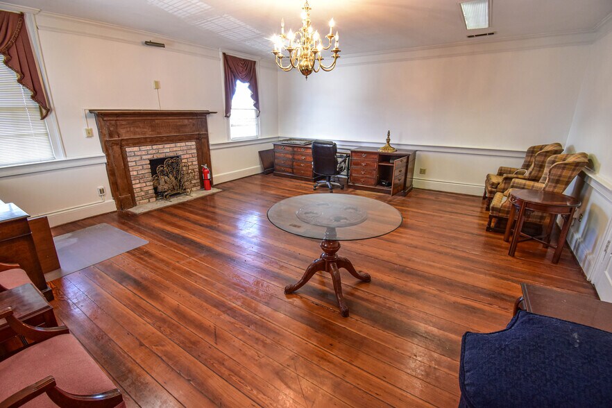 More Photos Of 2606 8th St, Tuscaloosa Office For Sale