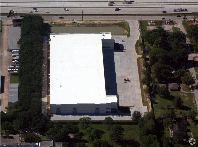 More Photos Of 21420 Northwest Fwy, Cypress Distribution For Lease
