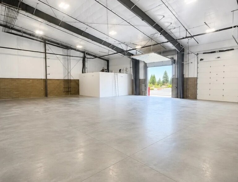 More Photos Of 11413 NE 126th St, Vancouver Industrial For Lease